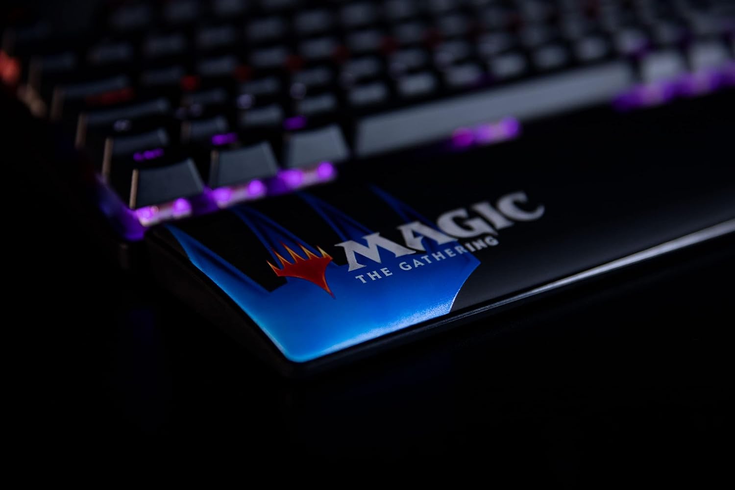 Clavier Gaming Konix Magic The Gathering Filaire Mécanique AZERTY – 20 Effets Lumineux