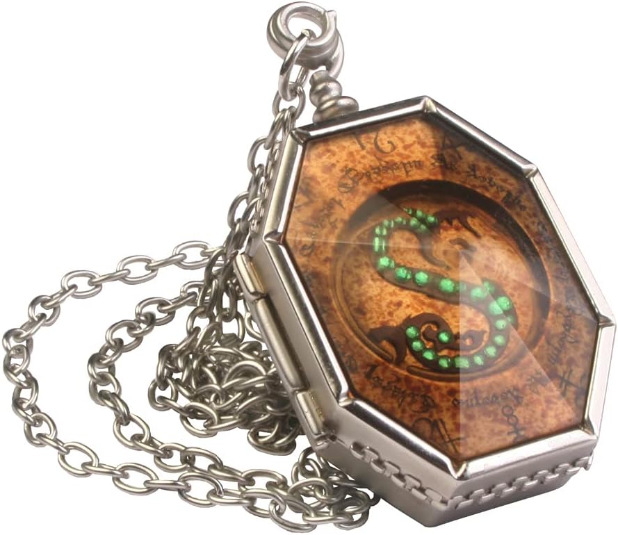 Médaillon de Salazar Serpentard Horcruxe Harry Potter – The Noble Collection