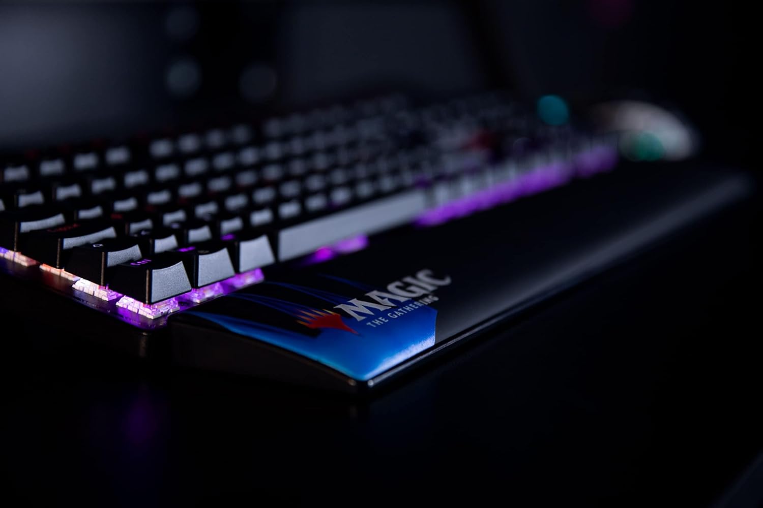 Clavier Gaming Konix Magic The Gathering Filaire Mécanique AZERTY – 20 Effets Lumineux