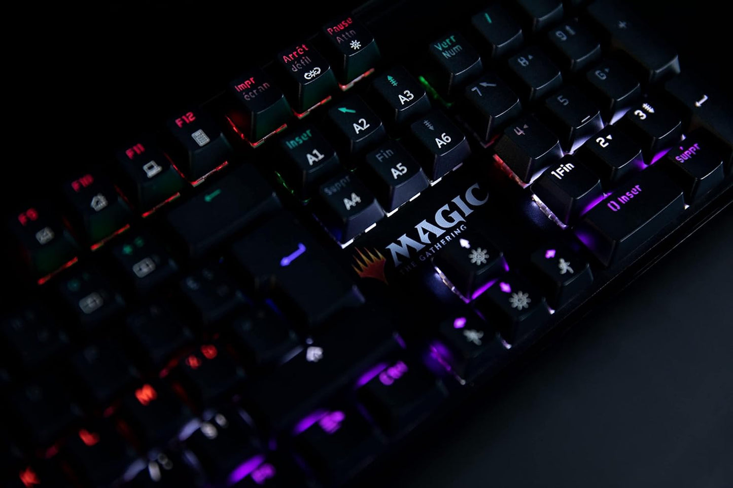 Clavier Gaming Konix Magic The Gathering Filaire Mécanique AZERTY – 20 Effets Lumineux